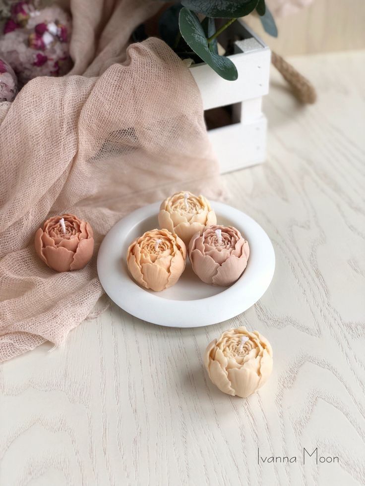 Flower Shape Scented Candle | Perfect for Home Decor, Gifts and Events | 3x4 cm