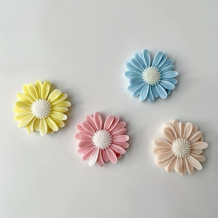 Handmade Daisy Flower Candle | Decorative Scented Candle for Home Décor & Gifts | Fragrance